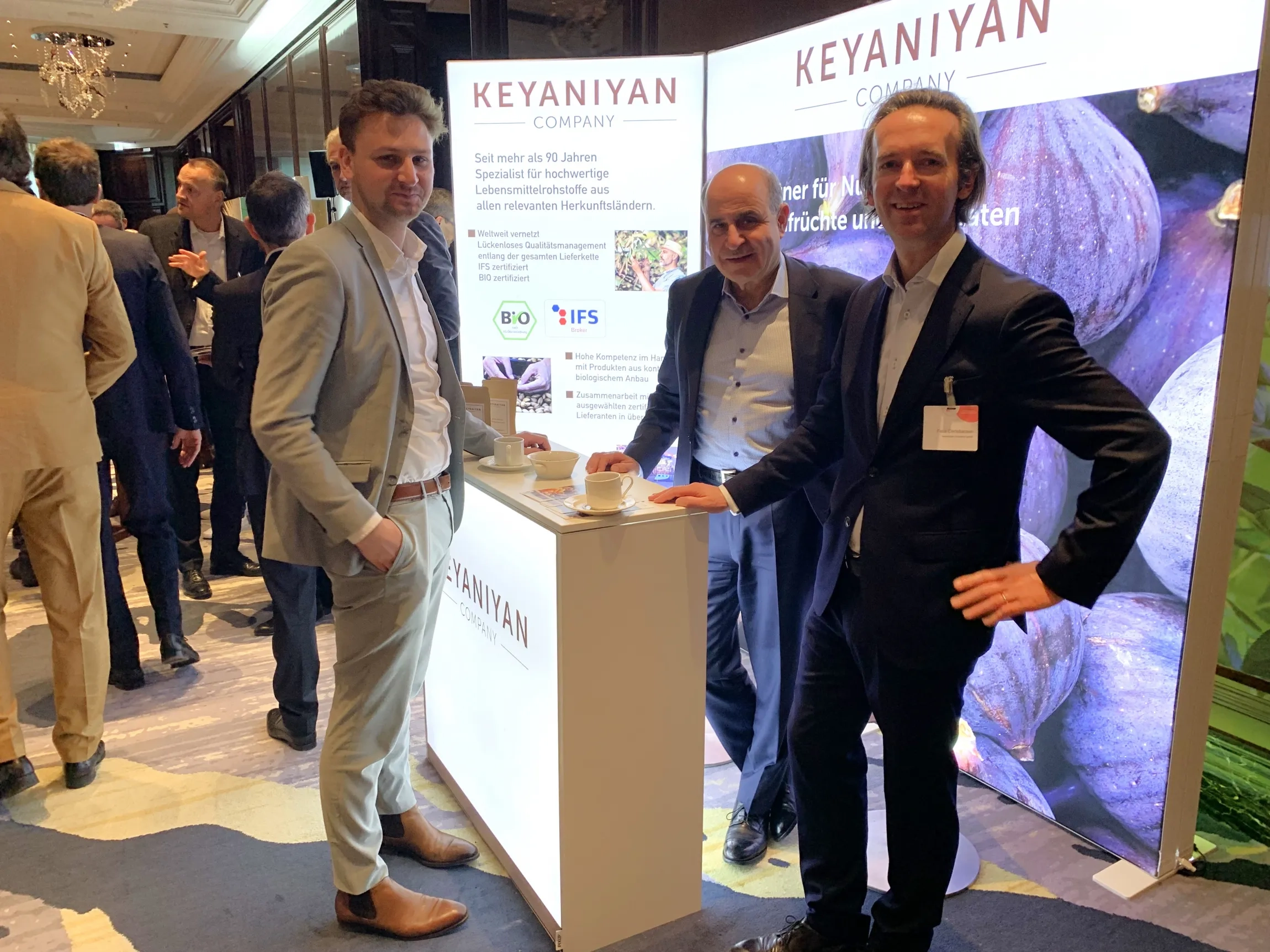 Keyaniyan am Messestand