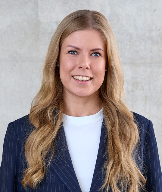 Keyaniyan Mitarbeiterin Frau Tessa Myller